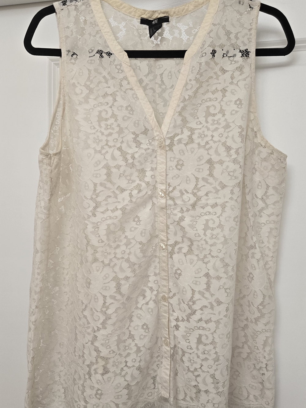 H&M Sleeveless Lace Button-Front Blouse in Cream
